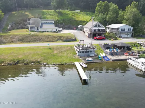 210 E Lake Rd, Cossayuna, NY 12823