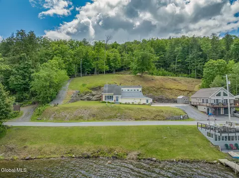 210 E Lake Rd, Cossayuna, NY 12823