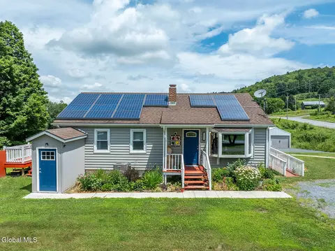 303 Petersburgh Junction Rd, Hoosick Falls, NY 12090