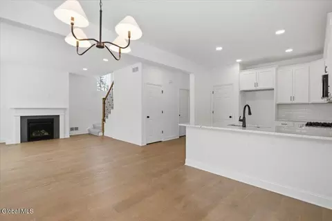 32 Bradley Cir, Halfmoon, NY 12065 photo 13