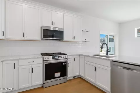 32 Bradley Cir, Halfmoon, NY 12065 photo 14