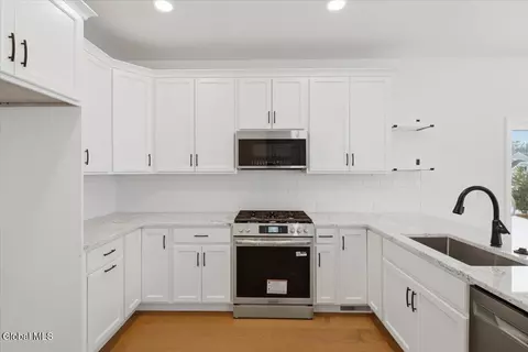 32 Bradley Cir, Halfmoon, NY 12065 photo 15