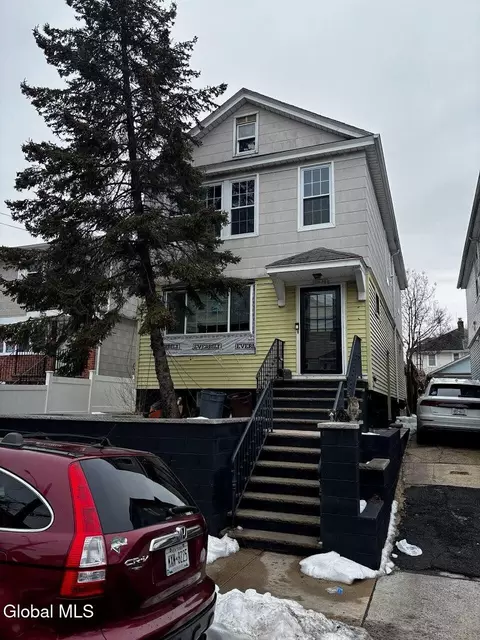 119-28 8th Ave, College Point, NY 11356