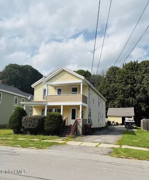 99 6th Ave, Gloversville, NY 12078