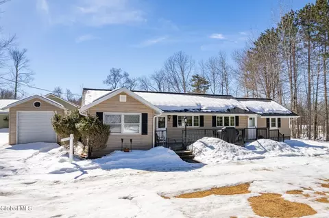 109 Ridgewood Ave, Broadalbin, NY 12025