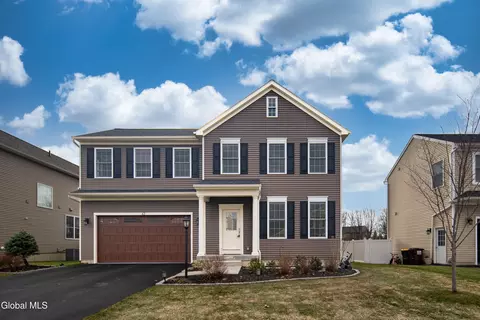 42 Penfield Dr, Latham, NY 12110