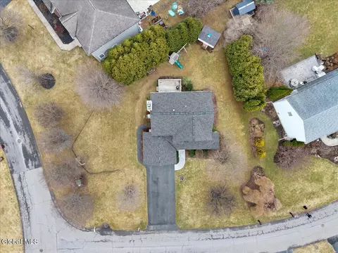 View/Area - 33 Harwick Dr, Glenmont, NY 12077 photo 1 of 3