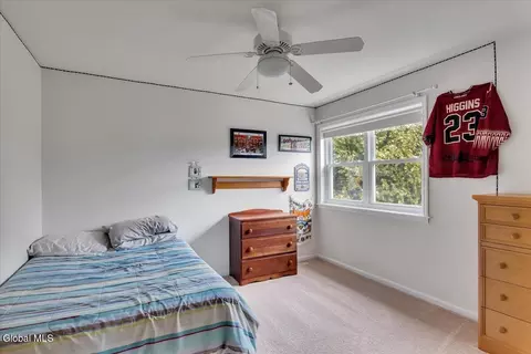 Bedroom - 33 Harwick Dr, Glenmont, NY 12077 photo 4 of 4