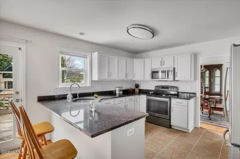 Kitchen - 33 Harwick Dr, Glenmont, NY 12077 photo 4 of 4