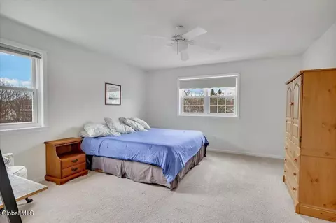 Bedroom - 33 Harwick Dr, Glenmont, NY 12077 photo 2 of 4