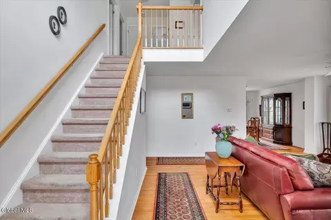 Entry Way - 33 Harwick Dr, Glenmont, NY 12077 photo 1 of 4