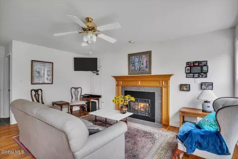 Living - 33 Harwick Dr, Glenmont, NY 12077 photo 3 of 4