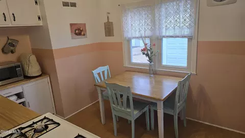 Dining - 35 Eastholm Rd, Schenectady, NY 12304 photo 1 of 1