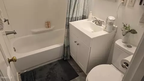 Bath - 35 Eastholm Rd, Schenectady, NY 12304 photo 1 of 1
