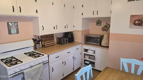Kitchen - 35 Eastholm Rd, Schenectady, NY 12304 photo 1 of 1