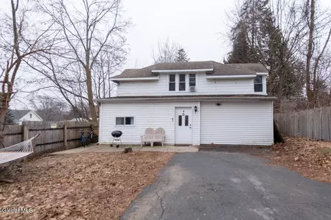 7 Pinehurst Ave, Albany, NY 12203