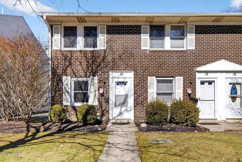 20 Maxwell Dr, Troy, NY 12180
