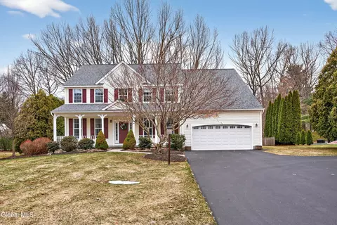 23 Marcel Rd, Halfmoon, NY 12065