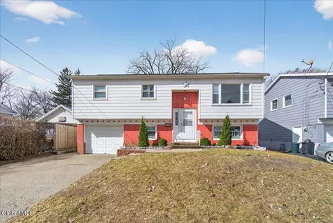 1750 Hamburg St, Schenectady, NY 12304