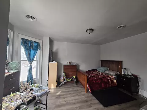 603 Nott St, Schenectady, NY 12308