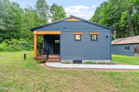 356 N Greenfield Rd, Porter Corners, NY 12859
