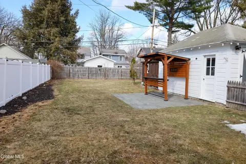 Exterior - 11 Washington Rd, Schenectady, NY 12302 photo 4 of 5