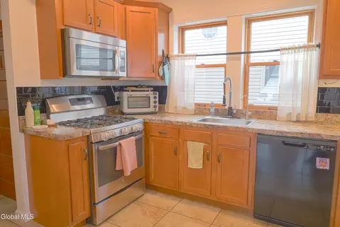 Kitchen - 11 Washington Rd, Schenectady, NY 12302 photo 1 of 2