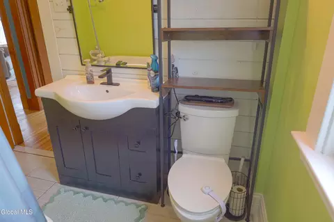 Bath - 11 Washington Rd, Schenectady, NY 12302 photo 3 of 3