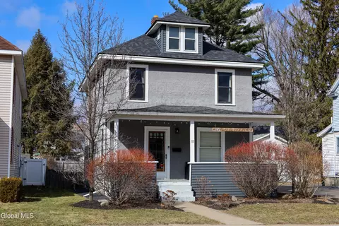 11 Washington Rd, Schenectady, NY 12302