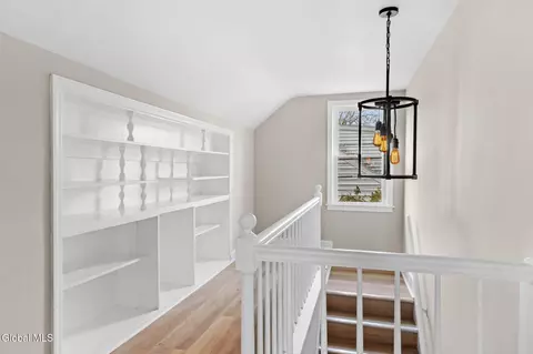 Entry Way - 32 Priscilla Ln, Schenectady, NY 12306 photo 3 of 6