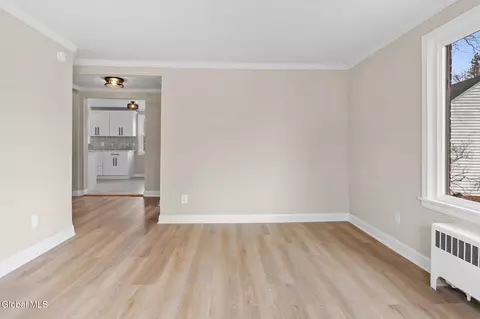 Living - 32 Priscilla Ln, Schenectady, NY 12306 photo 2 of 9