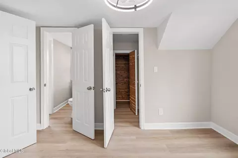 Entry Way - 32 Priscilla Ln, Schenectady, NY 12306 photo 5 of 6