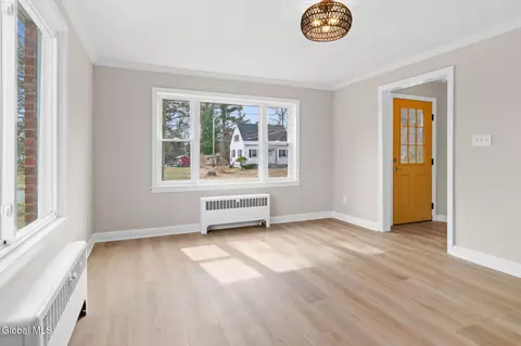 Living - 32 Priscilla Ln, Schenectady, NY 12306 photo 1 of 9
