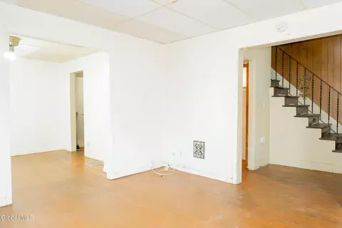 Living - 6 Harvard St, Schenectady, NY 12304 photo 1 of 2