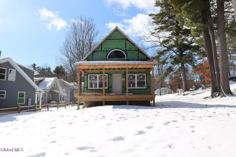 81 Mcgillis Ave, Lake George, NY 12845