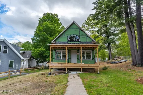 81 Mcgillis Ave, Lake George, NY 12845