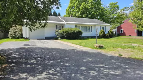 34 Woodlawn Ave, South Glens Falls, NY 12803
