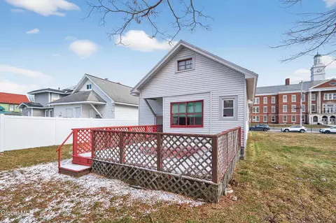 Exterior - 1114 Forest Rd, Schenectady, NY 12303 photo 4 of 11