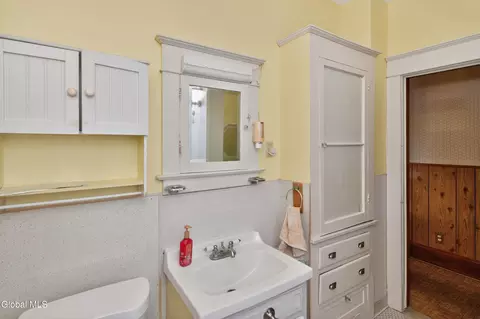Bath - 1114 Forest Rd, Schenectady, NY 12303 photo 5 of 7