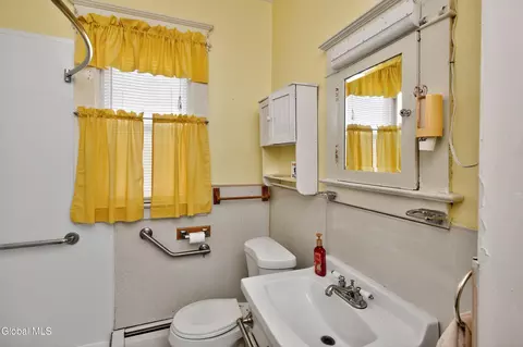 Bath - 1114 Forest Rd, Schenectady, NY 12303 photo 3 of 7