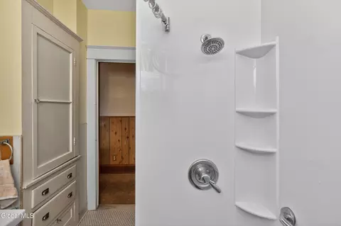 Bath - 1114 Forest Rd, Schenectady, NY 12303 photo 6 of 7