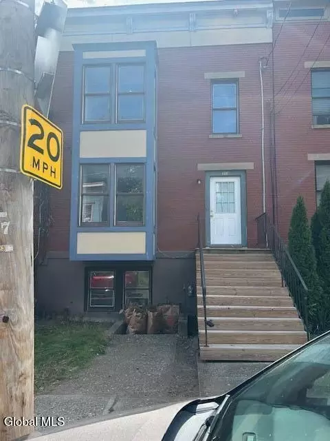 210 1st St, Albany, NY 12210