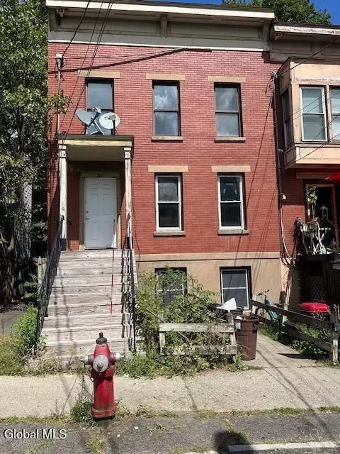 217 1st St, Albany, NY 12210