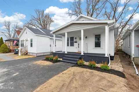 2858 Plunkett Ave, Rotterdam, NY 12306