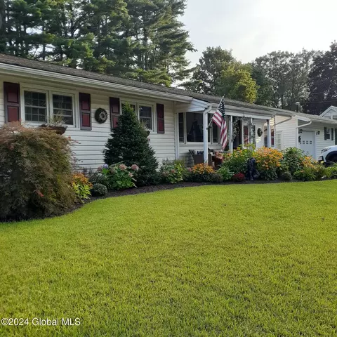 30 E Laclaire St, Hudson Falls, NY 12839