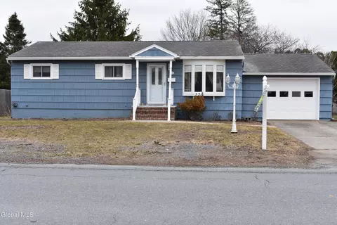 14 Seward St, Queensbury, NY 12804