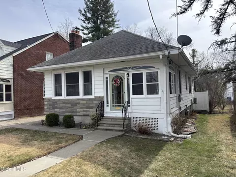 1604 Washington Ave, Rensselaer, NY 12144