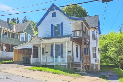 22 Eagle St, Gloversville, NY 12078
