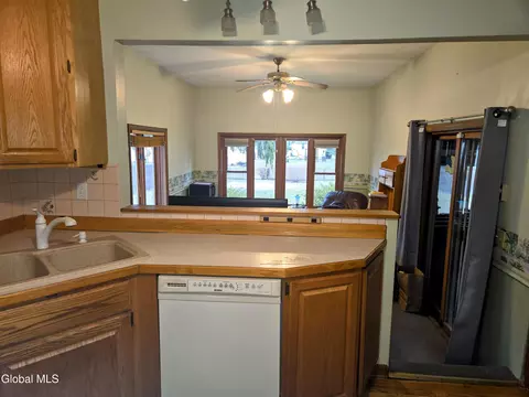 1008 Peter Rd, Schenectady, NY 12303 photo 11