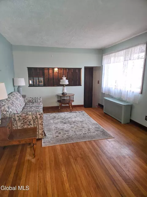 1008 Peter Rd, Schenectady, NY 12303 photo 3